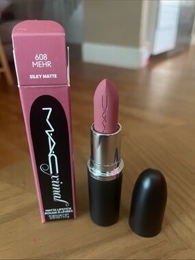 MAC Cosmetics Mehr Satin-Matte Lipstick - Dusty Pink Mauve